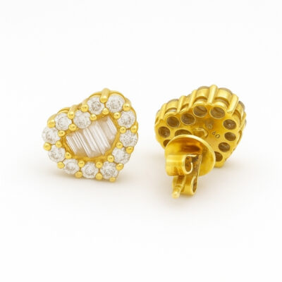 Aretes Khuyay Corazón en Oro Amarillo 18K con Diamantes