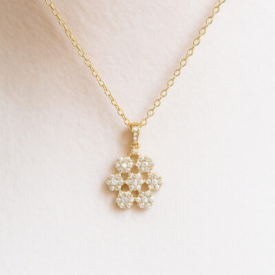 Collar Diamantesta Flor en Oro Amarillo 18K con Diamantes