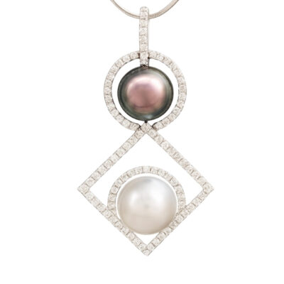 Collar Loves Pearls Yuraq & Yana en Oro Blanco 18K con Perla South Sea, Perla Tahití y Diamantes