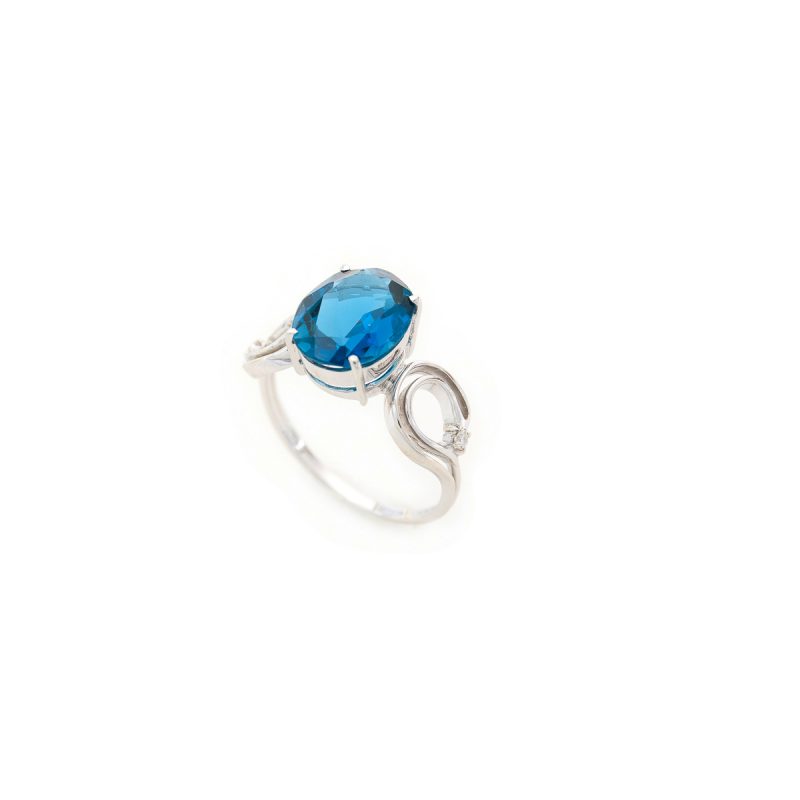 Sortija Biru Qucha en Oro Blanco 18K con Topacio London Blue y Diamante