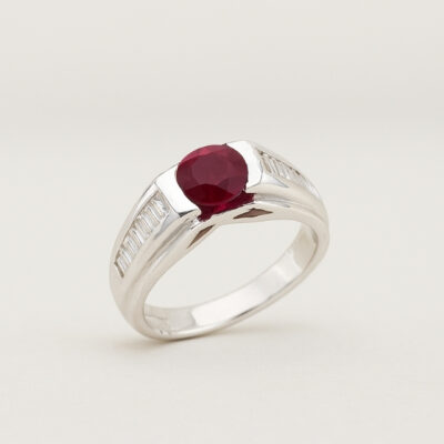 Sortija Khuyay en Oro Blanco 18K con Rubí y Diamantes