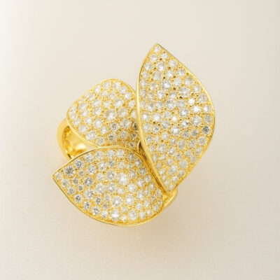 Sortija Biru Tika en Oro Amarillo 18K con Diamantes