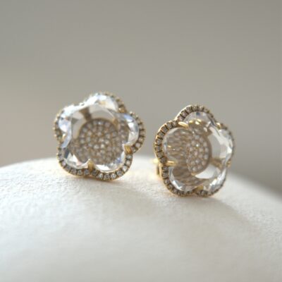 Aretes Biru Flor en Oro Amarillo 18k con Topacio blanco y Diamantes