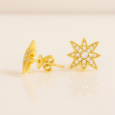 Aretes Diamantesta Estrella en Oro amarillo 18K con Diamantes