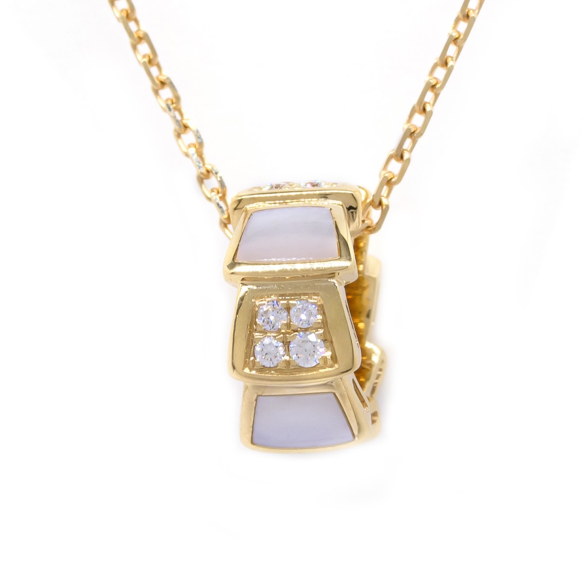 Collar Bulgari en Oro 18K con Nácar y Diamantes