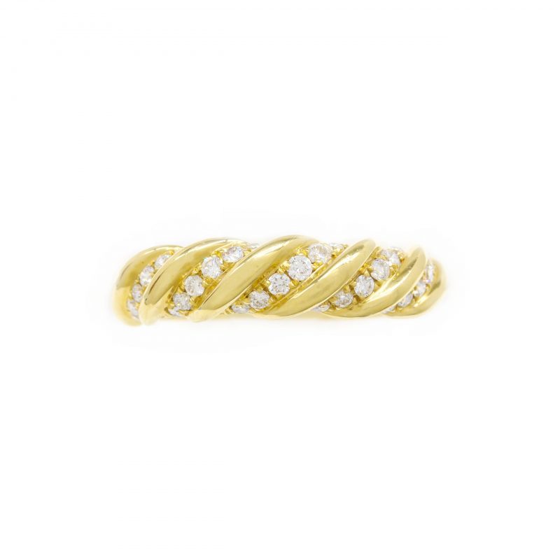 Sortija Diamantesta Trenzada en Oro Amarillo 18K con Diamantes