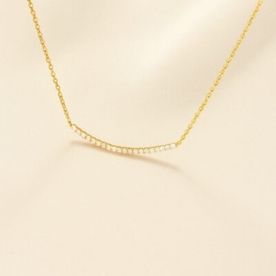 Collar Diamantesta Barra en Oro Amarillo 18K con Diamantes