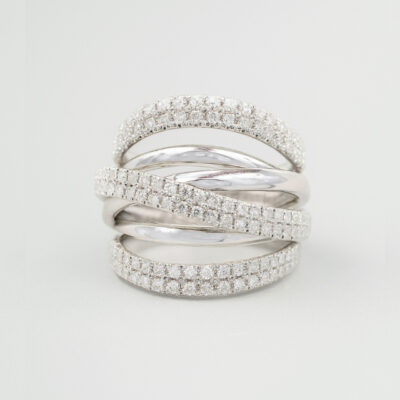 Sortija Diamantesta Lineal en Oro Blanco 18K con Diamantes