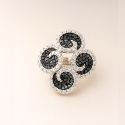 Sortija Diamantesta Hypnotique en Oro Blanco 18K con Diamantes en oro Blanco 18K