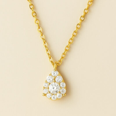 Collar con dije de gota con brillantes en Oro Amarillo 18K