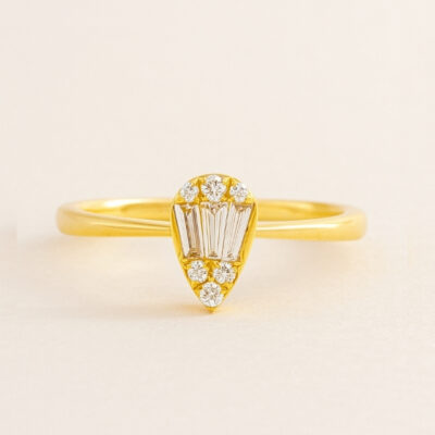 Solitario con brillantes modelo Gota en  Oro Amarillo 18K