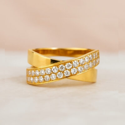 Sortija cruzada de brillantes en oro amarillo 18k
