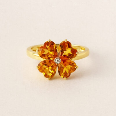 Sortija trébol corazónes de citrinos con diamantes en oro amarillo 18 K