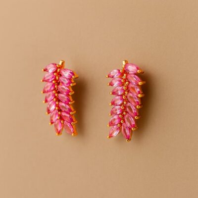 Hojas Biru de  Zafiro Rosado en Oro Amarillo de 18K.