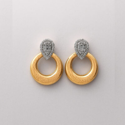 Aretes Circulo con Gota de Diamantes en Oro Amarillo y Blanco 18K.