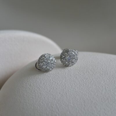 Aretes Roseta con Diamantes en Oro Blanco 18K.