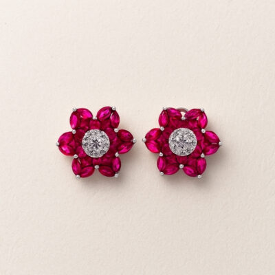 Aretes Flor de Rubí con Diamantes en Oro Blanco 18K.