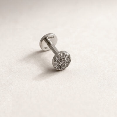 Piercing Roseta con Brillantes en Oro Blanco 18K.