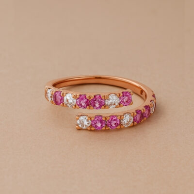 Sortija de Zafiros Rosados con Brillantes en Oro Rosa 18K.