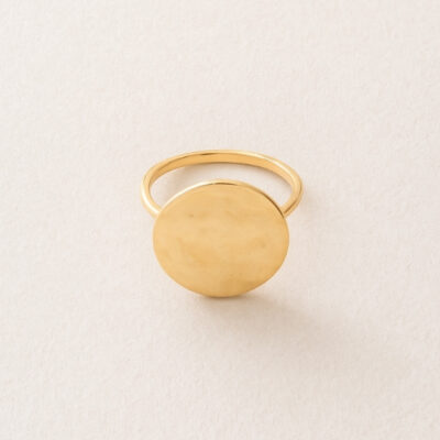 Sortija Lenteja en Oro Amarillo 18K.