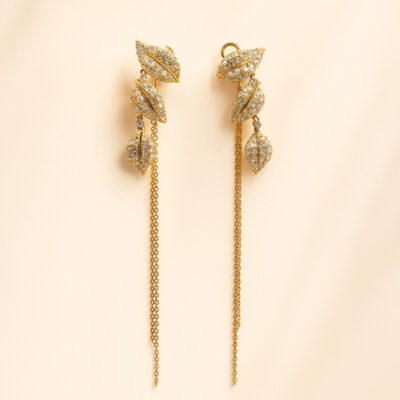 Aretes Hojas de Diamantes con cadenas en Oro Amarillo 18K.