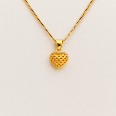Dije de Corazón Calado en Oro Amarillo 18k