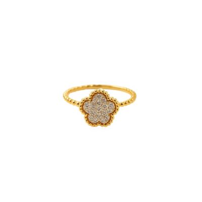 Sortija Trébol con incrustaciones de diamantes en Oro Amarillo 18K