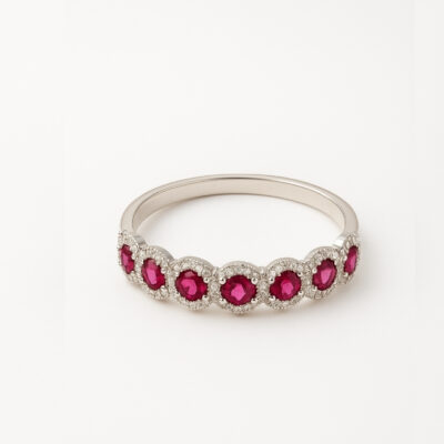 Sortija de Rubies redondos con Diamantes en Oro Blanco 18k