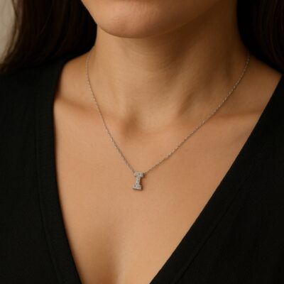 Collar con dije de letra I en  Plata 925.