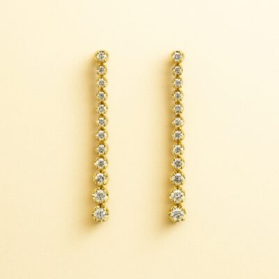 Aretes largos de diamantes en Oro Amarillo 18k