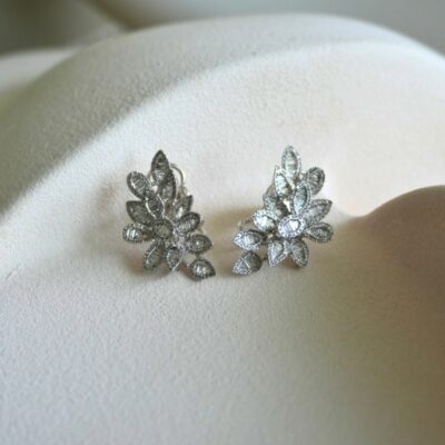 Aretes hojas de diamantes Baguette en Oro Blanco 18k