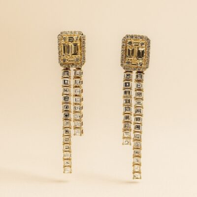 Aretes largos de diamantes  en Oro Amarillo 18k
