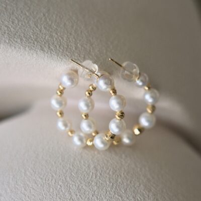 Argollas con Perlas en Oro Amarillo 18k