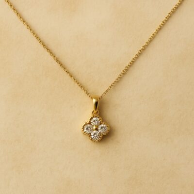 Collar trébol de diamantes en Oro Amarillo 18k