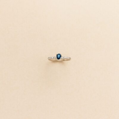 Sortija de Zafiro y diamantes en oro Blanco 18k