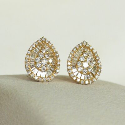 Aretes gota de diamantes baguette y brillantes en oro amarillo 18k