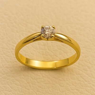 Anillo de compromiso con diamante 0.24 ct en oro amarillo 18k