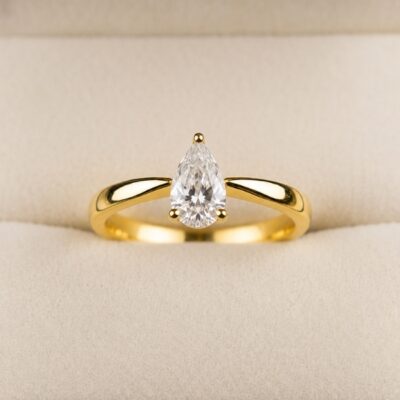 Anillo de compromiso con diamante de laboratorio 0.50 ct en oro amarillo 18k